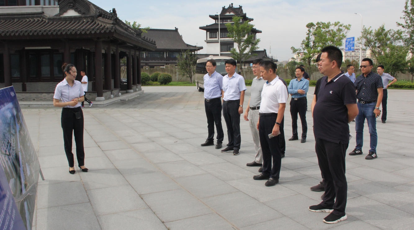 綠城中國(guó)副總裁郭曉明來(lái)淮考察