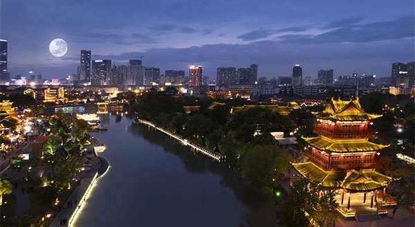乘游船送月餅、賞月逛夜經(jīng)濟(jì)，這個(gè)中秋就來(lái)里運(yùn)河過(guò)吧~