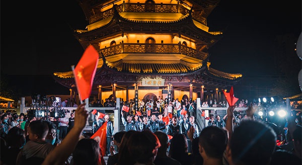 燃！快閃唱響《我和我的祖國》，國慶小長假樂游里運河！